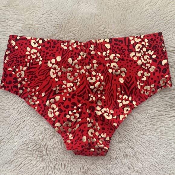 Victoria Secret Cheeky - Picture 3 of 3